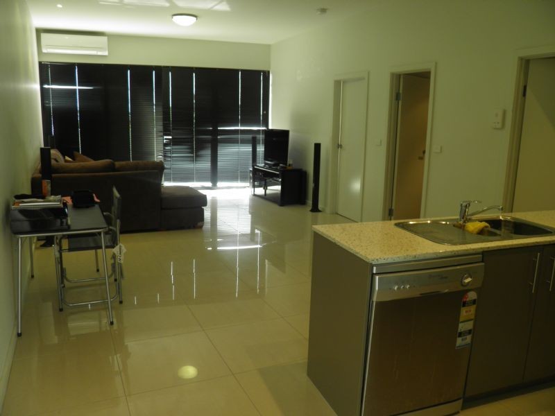 204/16-32 East Esplanade Street, St Albans VIC 3021