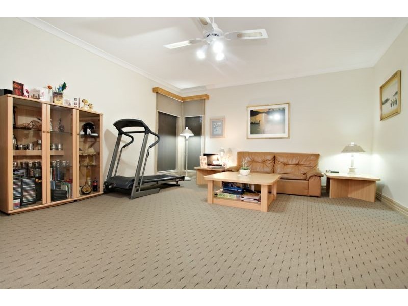 67 Burrowye Crescent, Keilor VIC 3036