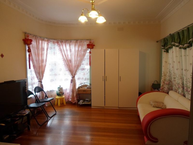 28 PENNELL AVENUE, St Albans VIC 3021