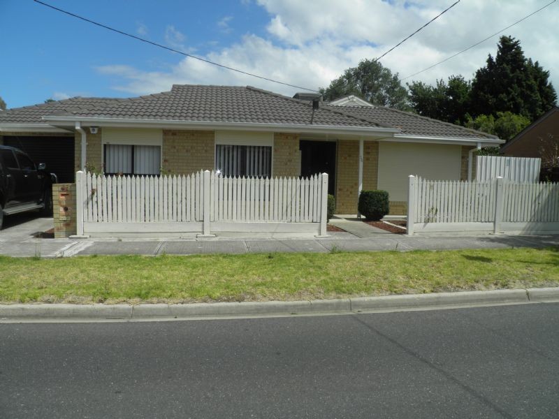 1A Station Avenue, St Albans VIC 3021