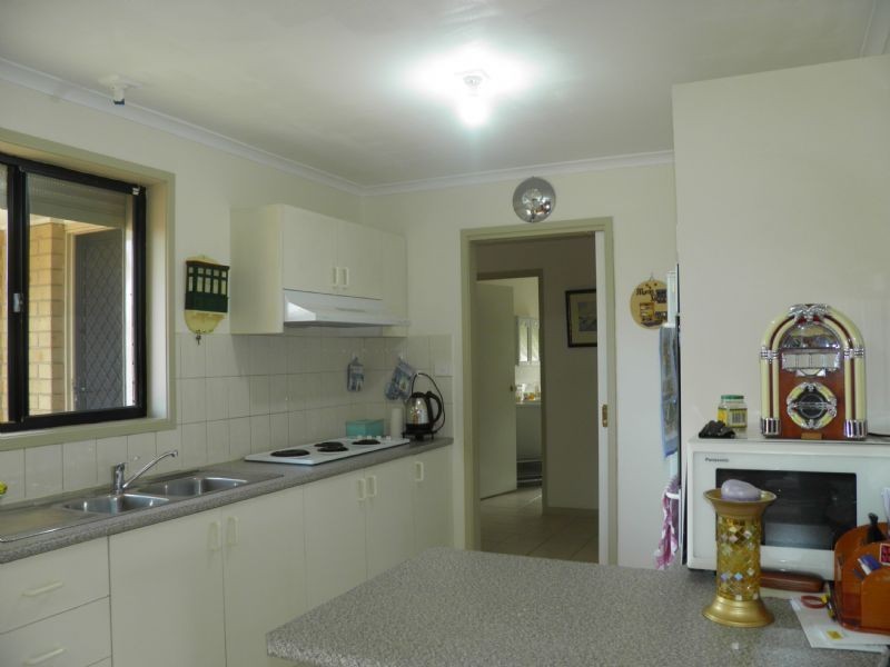 1A Station Avenue, St Albans VIC 3021