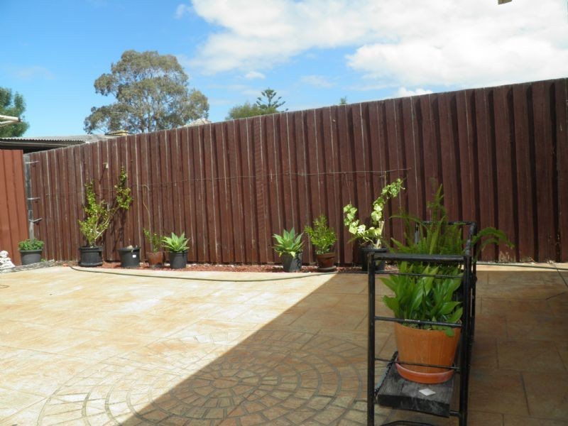 1A Station Avenue, St Albans VIC 3021