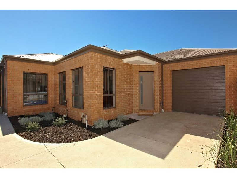 2/56 Sandford Avenue, Sunshine North VIC 3020