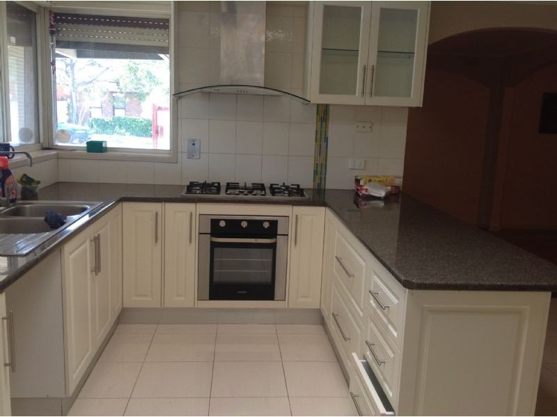 37 CAMELOT, St Albans VIC 3021