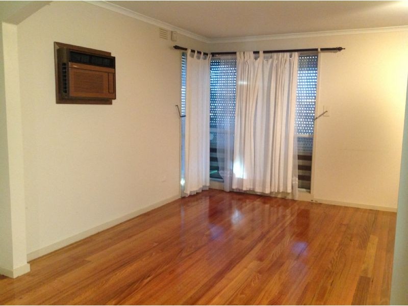 37 CAMELOT, St Albans VIC 3021