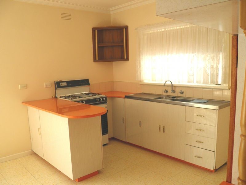 21 KODRE ST, St Albans VIC 3021