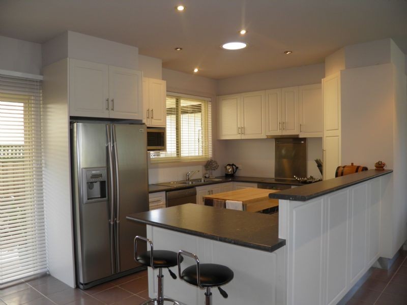 2/48 LEONARD AVENUE, St Albans VIC 3021