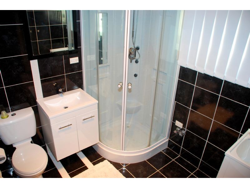 3/8-10 Clacton street, St Albans VIC 3021