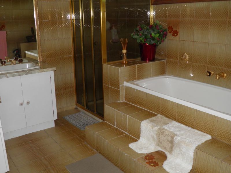 14 Errington Road, St Albans VIC 3021