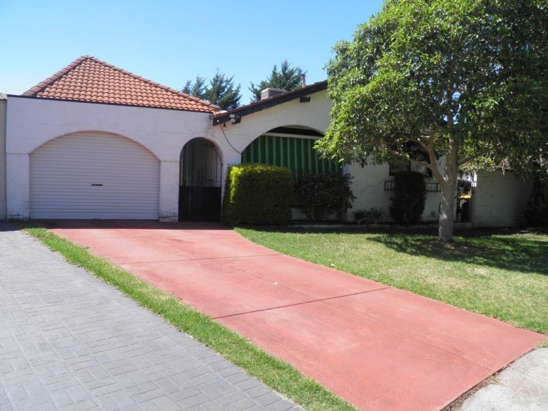 6 Lisbon Court, Kings Park VIC 3021