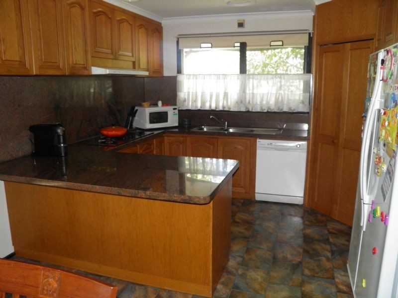 6 Lisbon Court, Kings Park VIC 3021