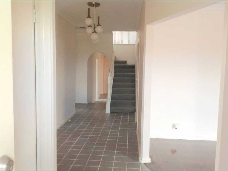 32 Kiparra Close, St Albans VIC 3021