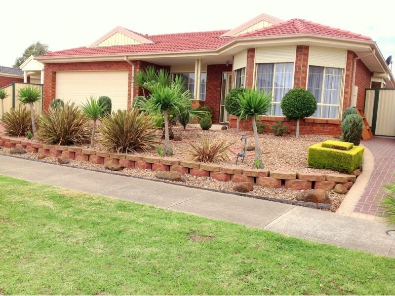 4 Egret Crescent, Cairnlea VIC 3023