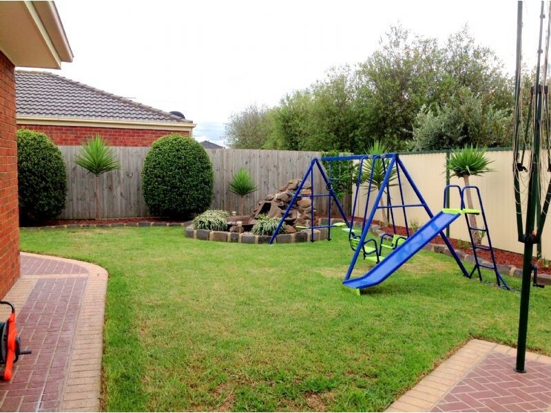 4 Egret Crescent, Cairnlea VIC 3023