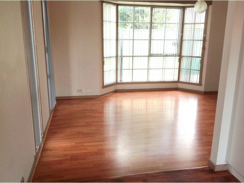 2/18 George Street, St Albans VIC 3021