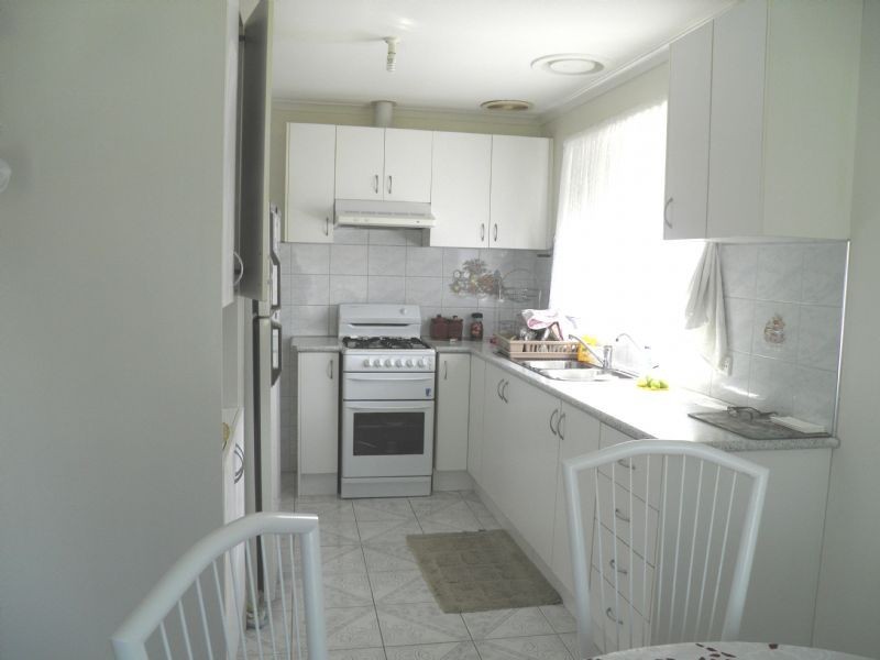 43 LOIS STREET, St Albans VIC 3021