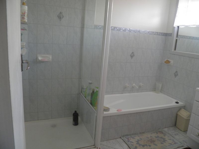 43 LOIS STREET, St Albans VIC 3021