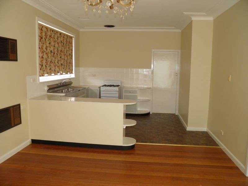 72 Stradbroke Drive, St Albans VIC 3021