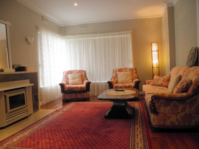 1/56 Perret Avenue, St Albans VIC 3021