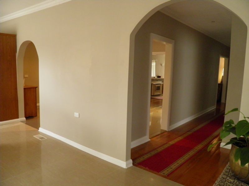 1/56 Perret Avenue, St Albans VIC 3021