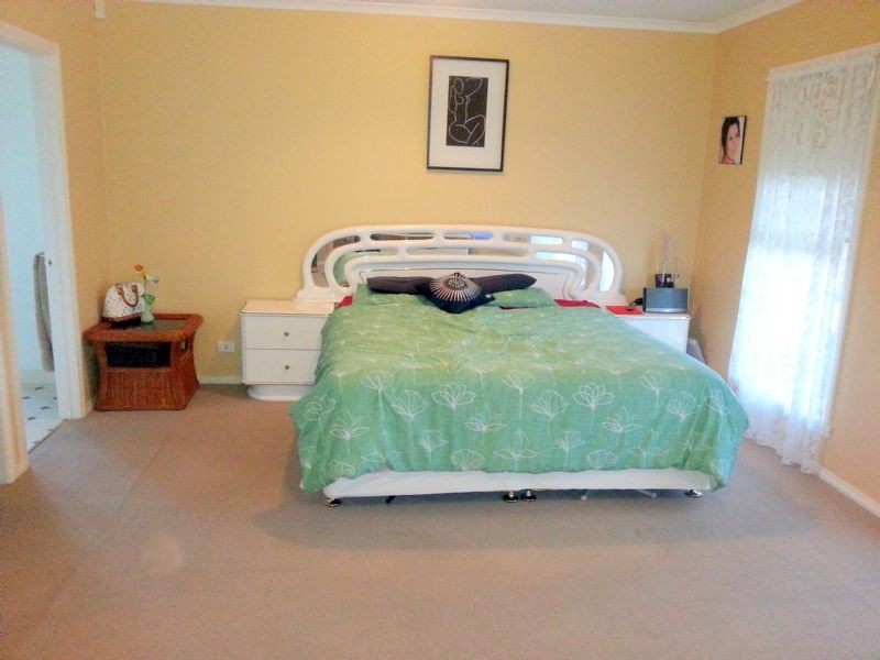 34 Sheoke Grove, Cairnlea VIC 3023