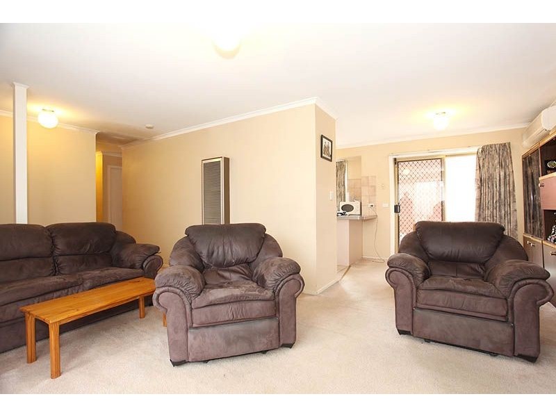 1/9 Frost Drive, Delahey VIC 3037