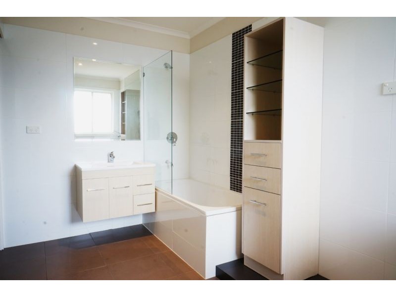 2/7 Theodore Street, St Albans VIC 3021