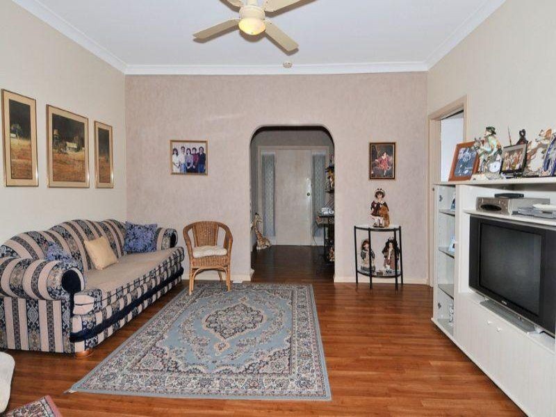 48 KINGS ROAD, St Albans VIC 3021