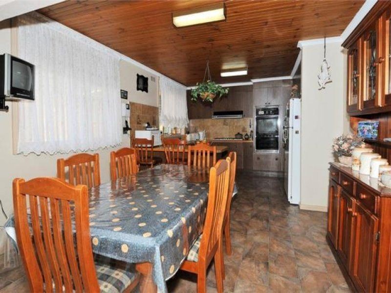 48 KINGS ROAD, St Albans VIC 3021
