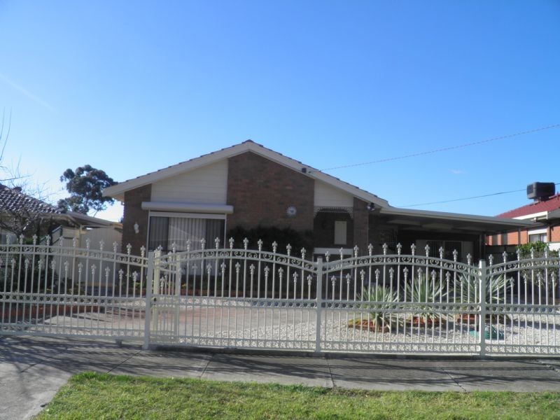 21 Baguley Crescent, Kings Park VIC 3021