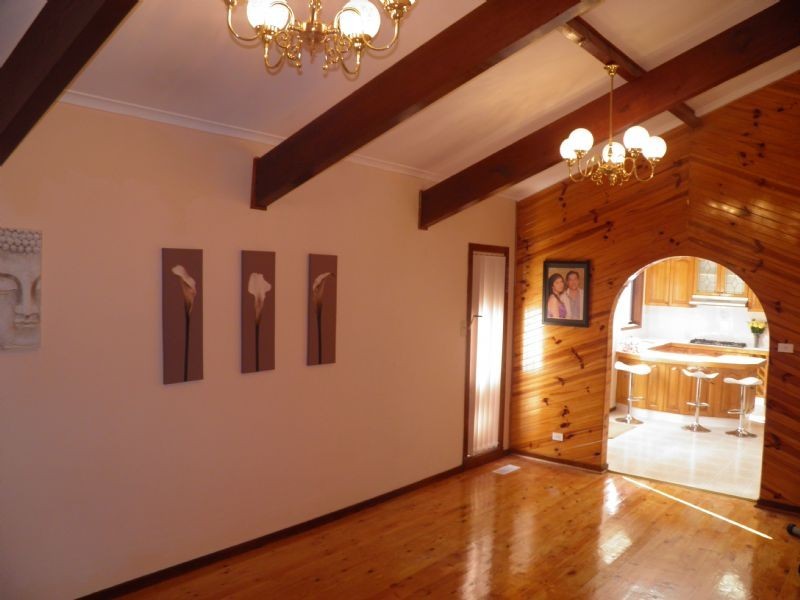 21 Baguley Crescent, Kings Park VIC 3021