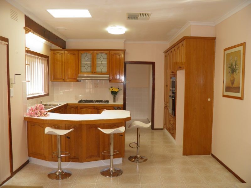 21 Baguley Crescent, Kings Park VIC 3021