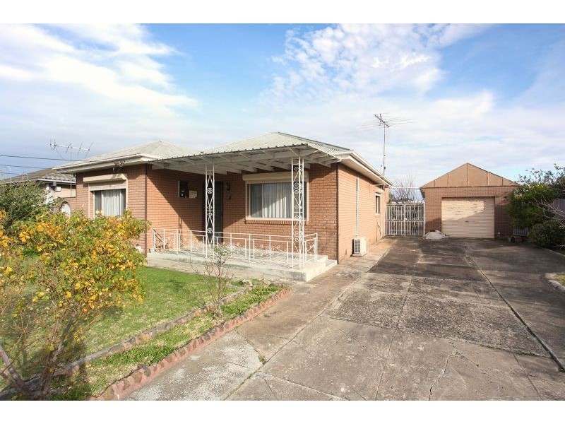 9 Cornhill street, St Albans VIC 3021