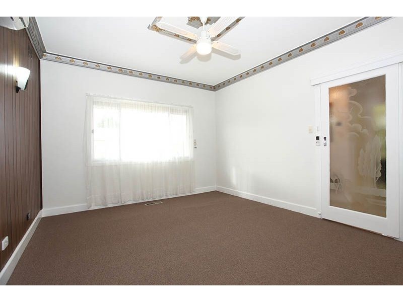 9 Cornhill street, St Albans VIC 3021