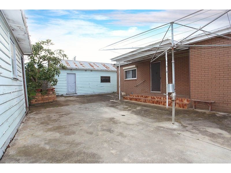 9 Cornhill street, St Albans VIC 3021