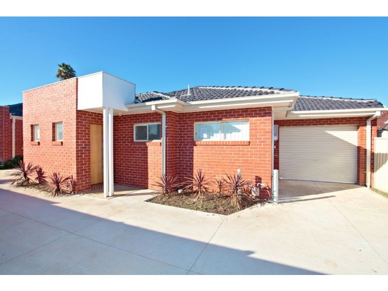 1,2,3/80 Henry Street, St Albans VIC 3021