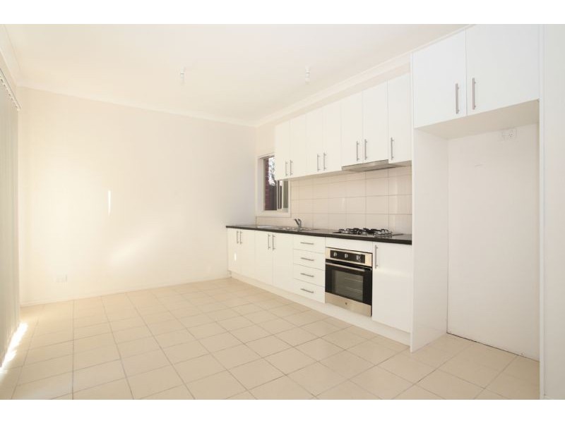 1,2,3/80 Henry Street, St Albans VIC 3021