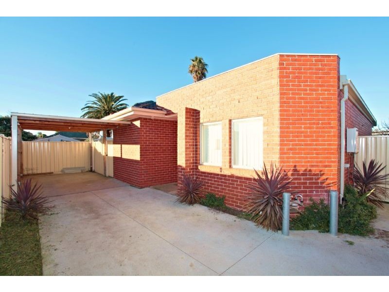 1,2,3/80 Henry Street, St Albans VIC 3021