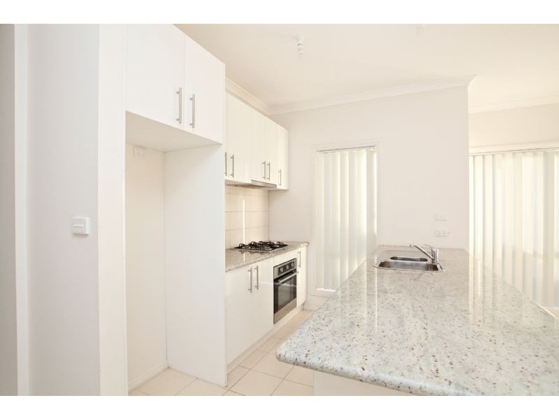 1,2,3/80 Henry Street, St Albans VIC 3021