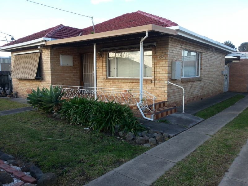 16 Lester Avenue, St Albans VIC 3021