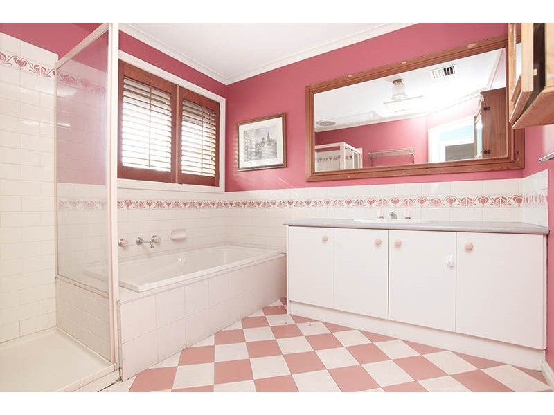 15 Thistle Court, Delahey VIC 3037