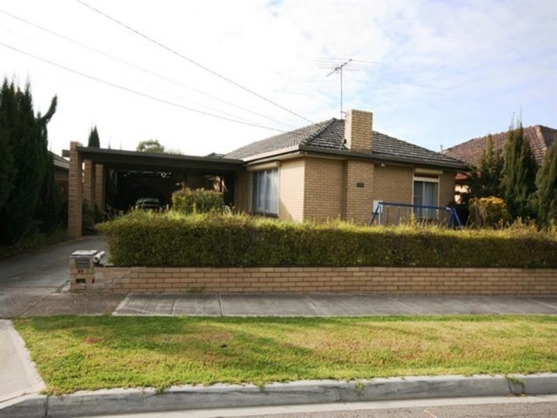 28 Chelmsford Crescent, St Albans VIC 3021