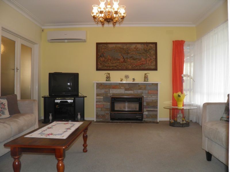 19 Henry Street, St Albans VIC 3021