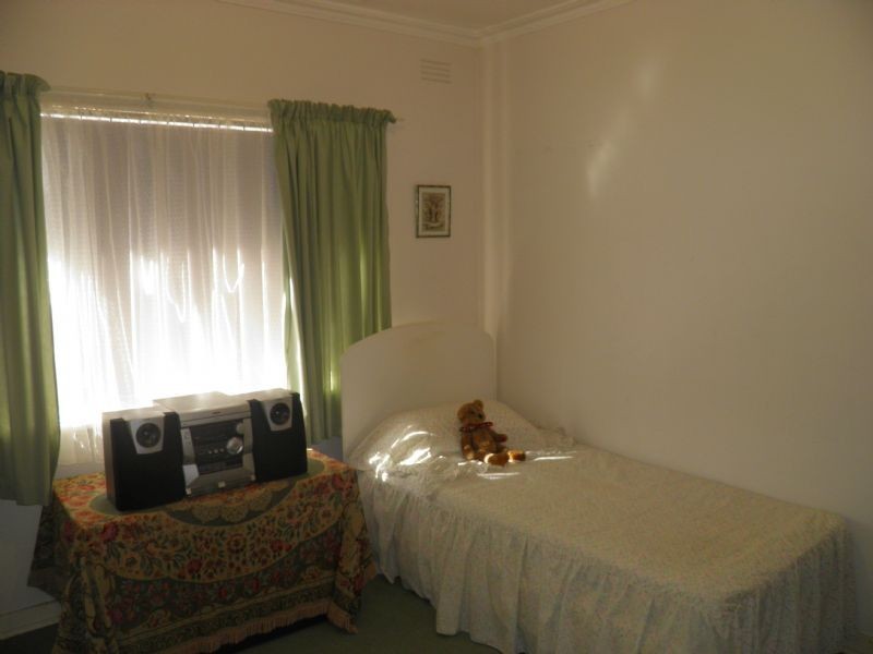 19 Henry Street, St Albans VIC 3021