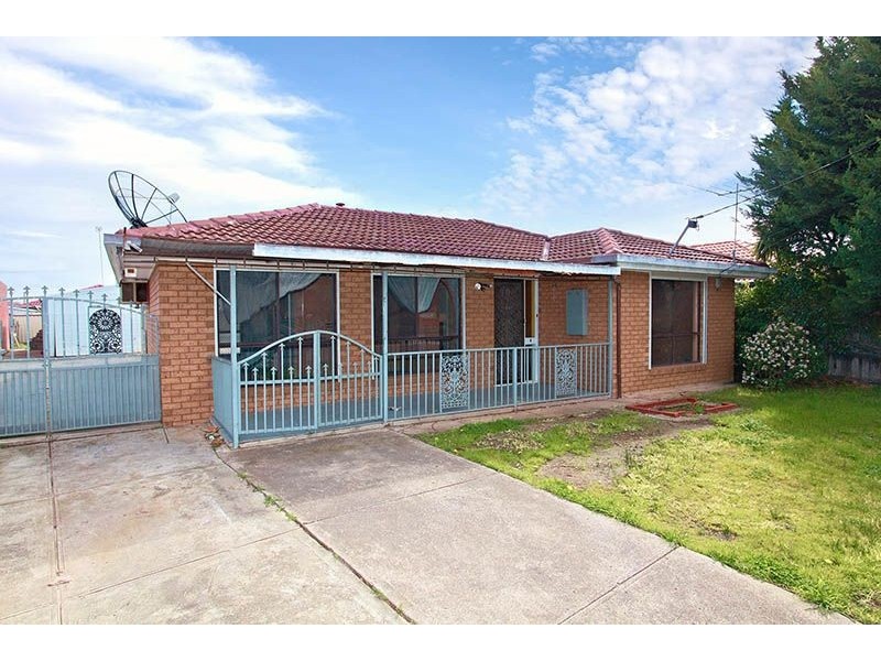 13 Balnarring Drive, Kings Park VIC 3021