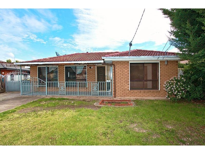 13 Balnarring Drive, Kings Park VIC 3021