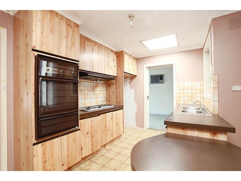 13 Balnarring Drive, Kings Park VIC 3021