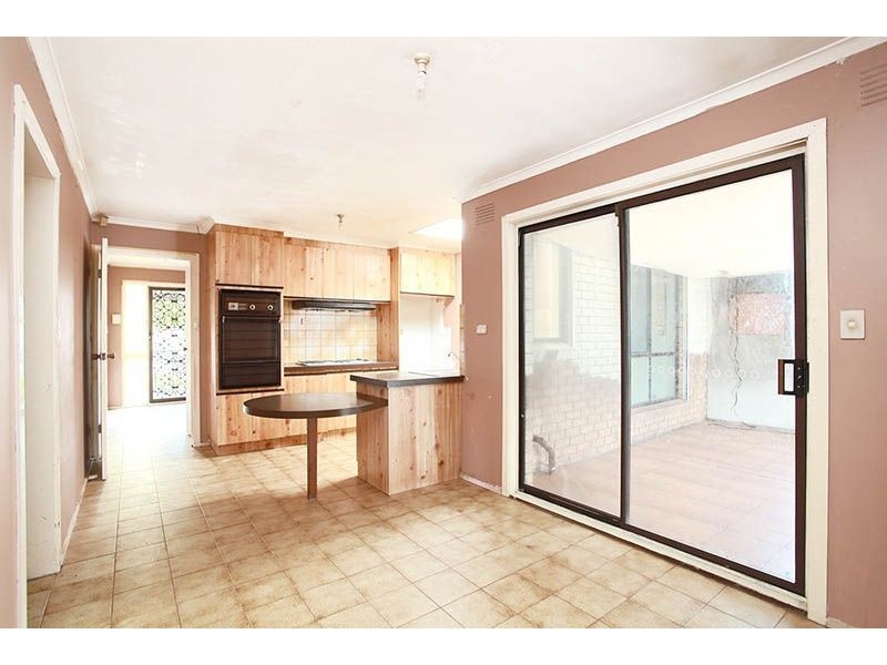 13 Balnarring Drive, Kings Park VIC 3021