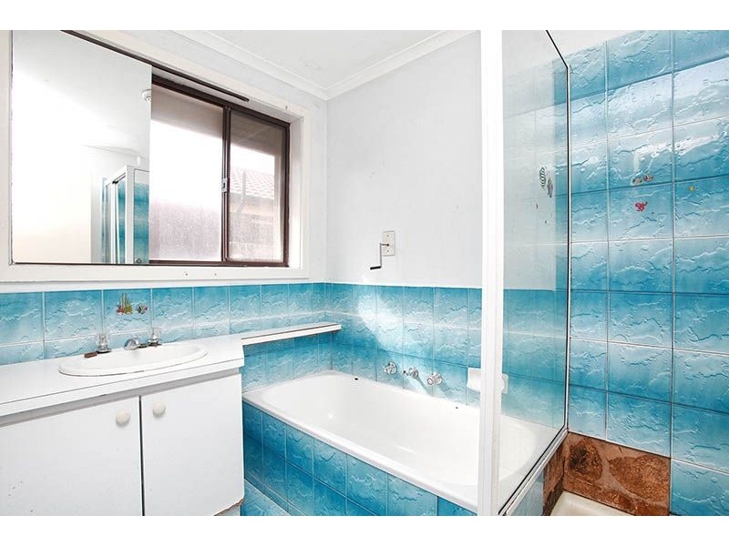 13 Balnarring Drive, Kings Park VIC 3021