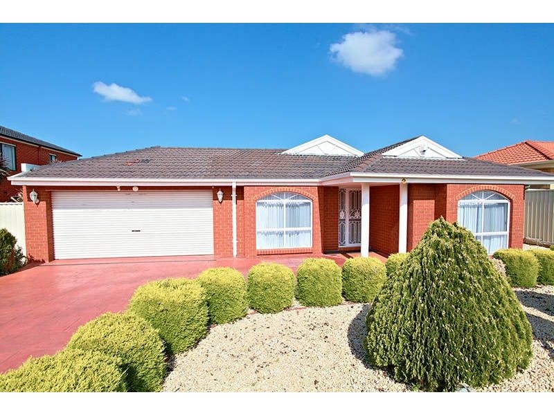 19 Marrowie Place, Taylors Hill VIC 3037